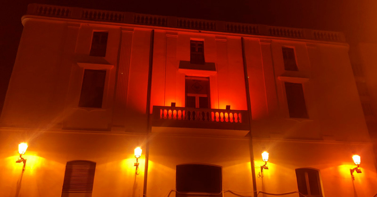 façana ajuntament vermell façana ajuntament vermell